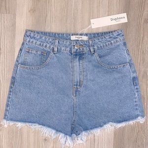 💙NEW💙 Daphnea Paris jean shorts